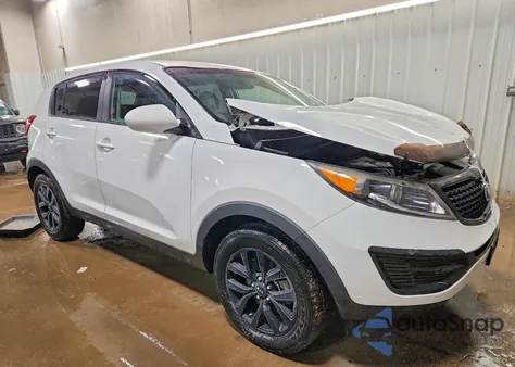 2016 Kia Sportage Lx z USA, uszkodzony, nr VIN KNDPB3AC8G7837468